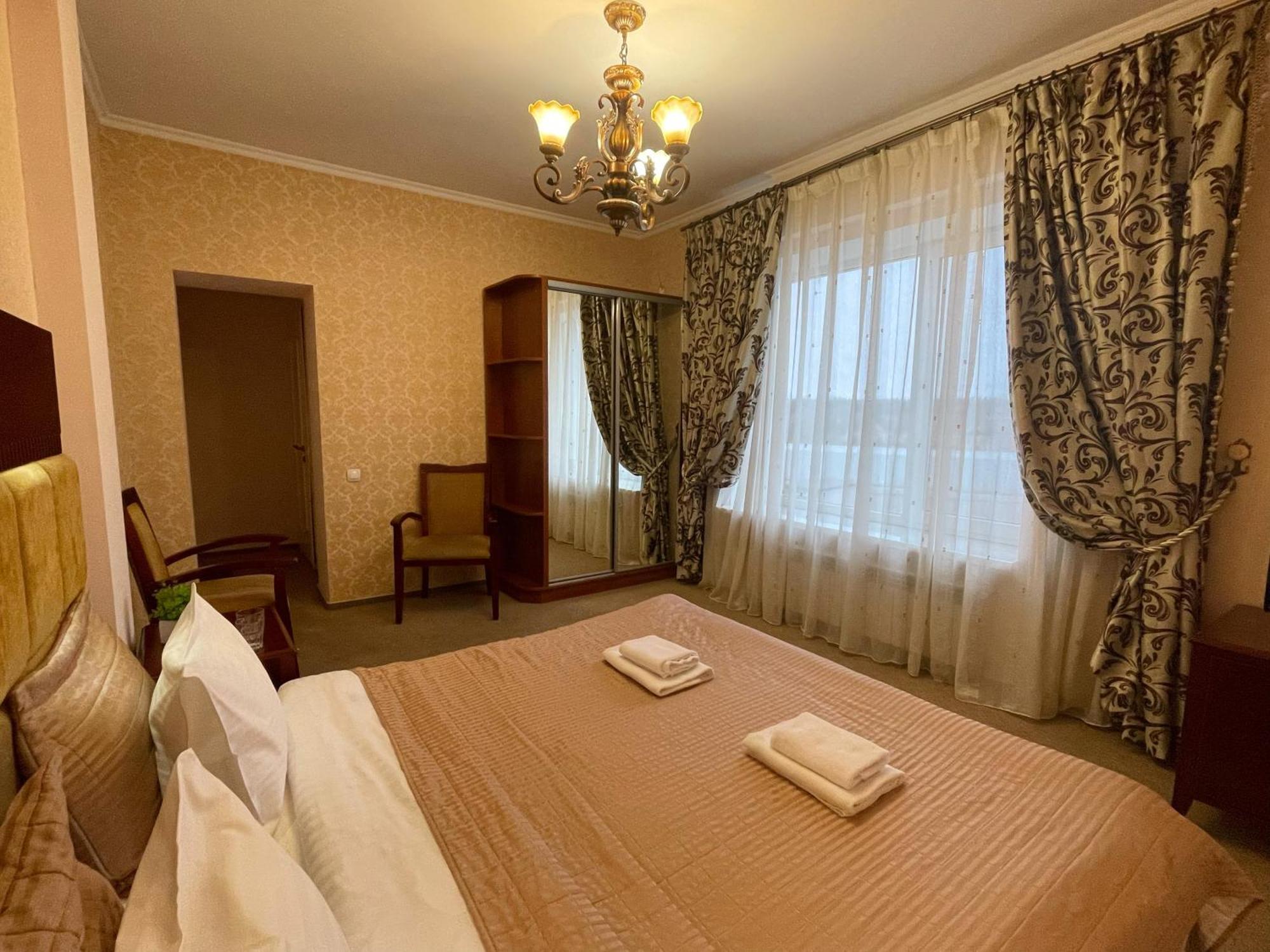 Київські Ночі Kyiv Exterior foto