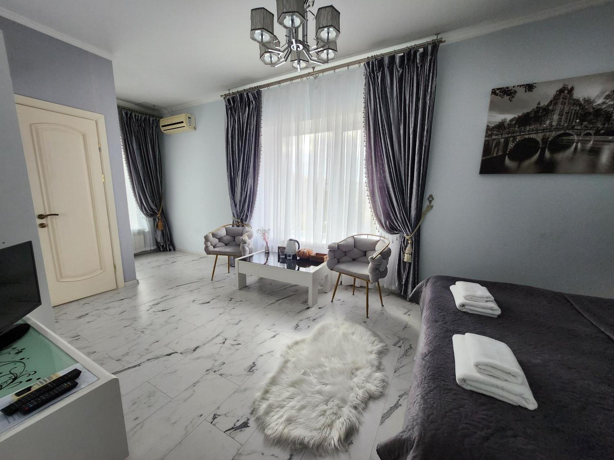 Київські Ночі Kyiv Exterior foto